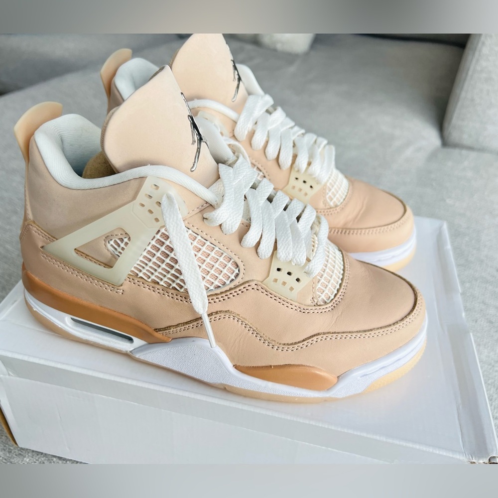 NIKE 2021 Women’s Air Jordan 4 Retro 'Shimmer'